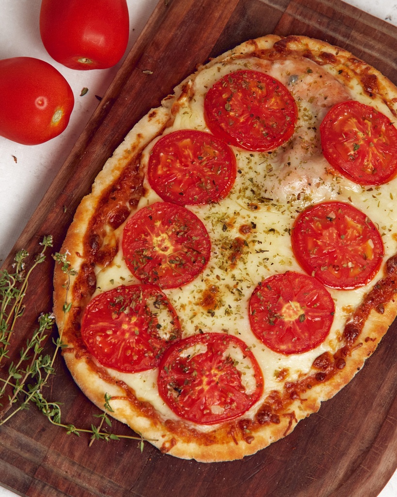 PIZZA DE TOMATES