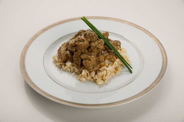 TERNERA A LA MOSTAZA CON ARROZ
