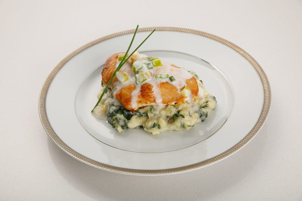 PECHUGA CON CREMA DE VERDEO CON BASTONES DE CALABAZA