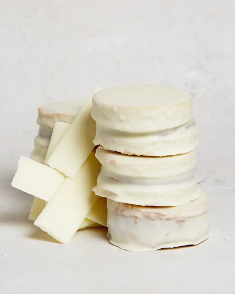 ALFAJOR DE CHOCOLATE BLANCO Y ALMENDRA