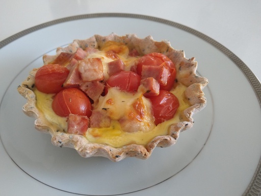 [T0010] TARTA DE JAMON Y QUESO
