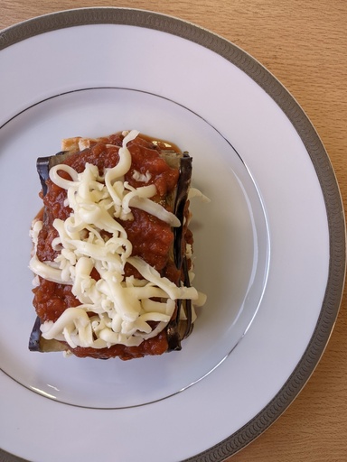 LASAÑA DE BERENJENA TOMATE Y MUZZARELLA